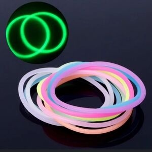 5 glow in th dark bracelets